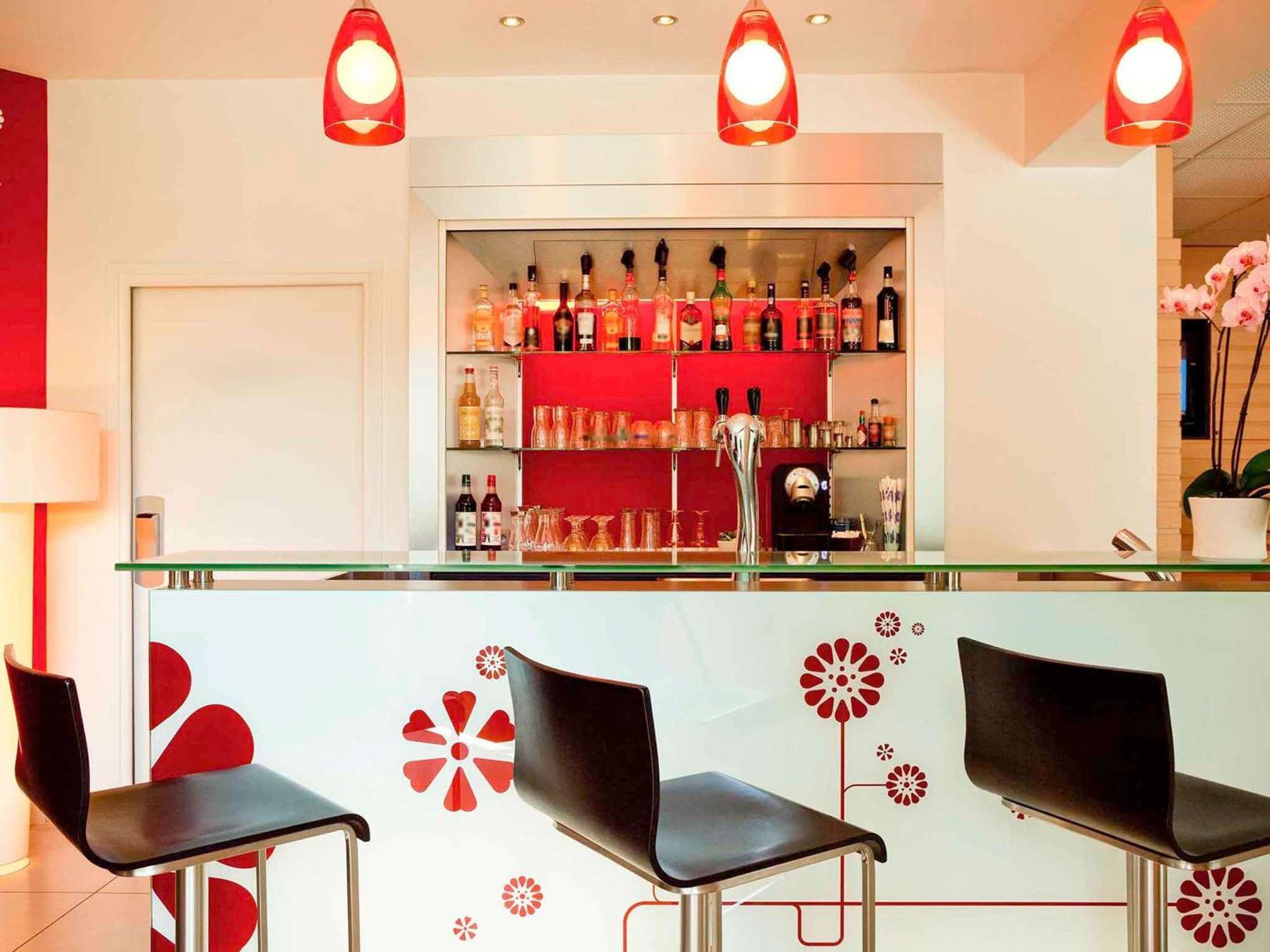 Ibis Senlis Hotell Senlis  Eksteriør bilde