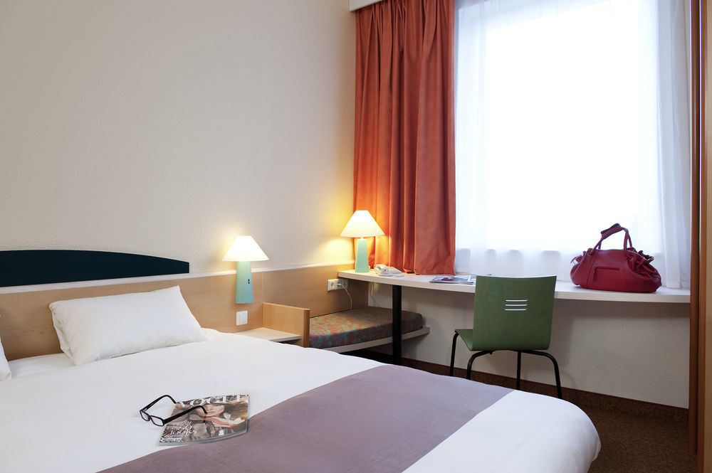 Ibis Senlis Hotell Senlis  Eksteriør bilde