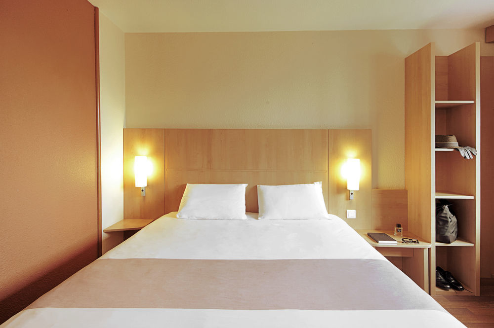 Ibis Senlis Hotell Senlis  Eksteriør bilde